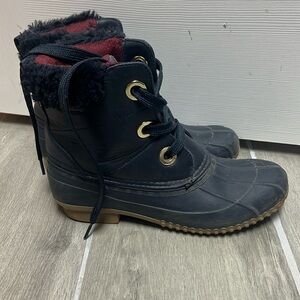 Women’s Tommy Hilfiger waterproof boots with fur on inside